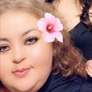 Meet your Posher, Adelaida